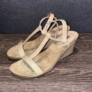 Strappy nude wedges, low heel